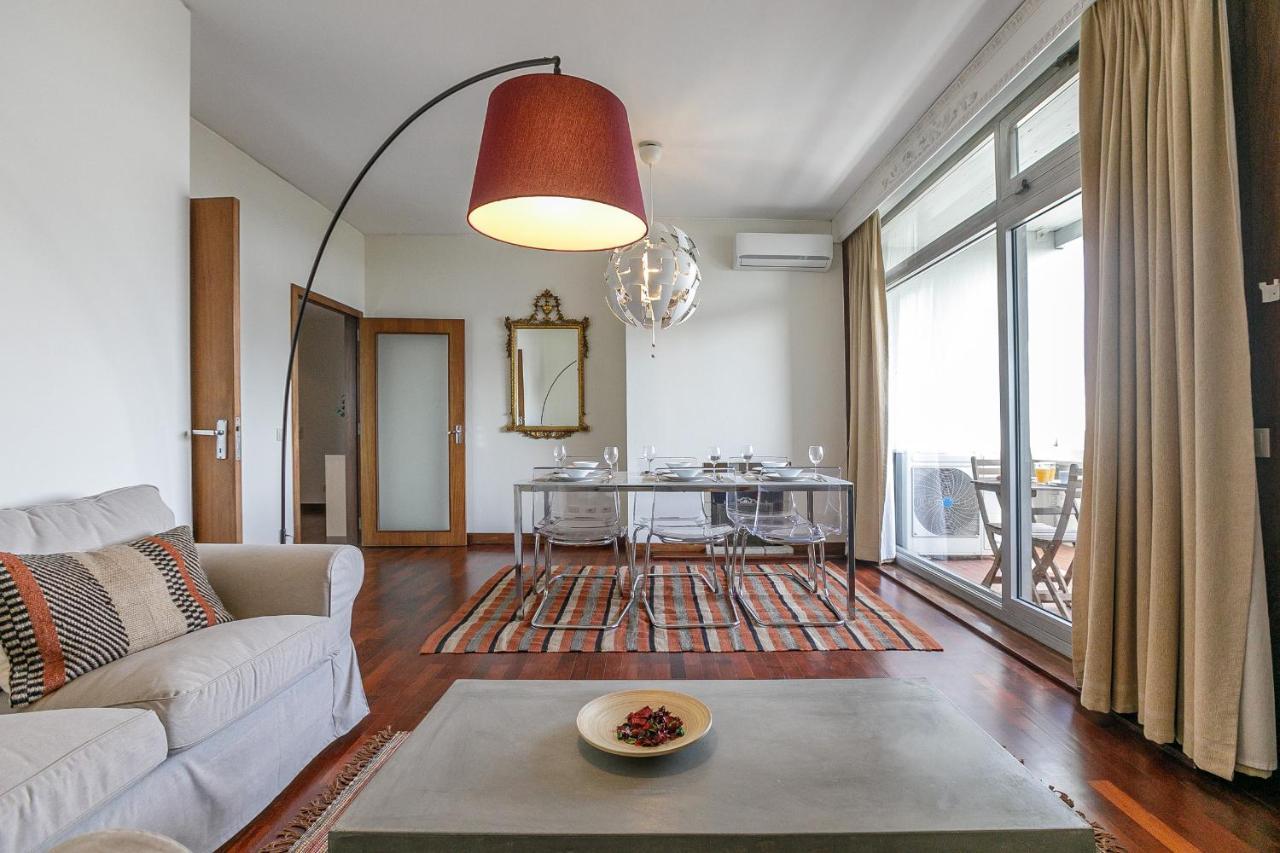 Lovelystay - Spacious 3br Flat With Ac And Balcony Appartement